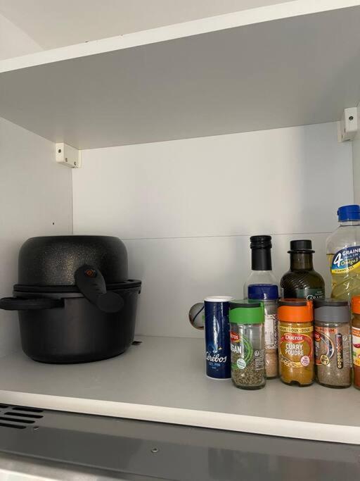 Proche Mer Et Centre Appart 2 Pieces Wifi&Clim Sainte-Maxime Luaran gambar