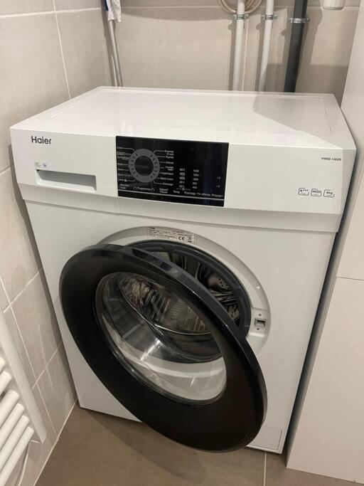 Proche Mer Et Centre Appart 2 Pieces Wifi&Clim Sainte-Maxime Luaran gambar
